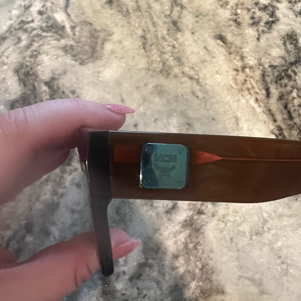 Mcm Sunnies NWT in box - Picture 4 of 8
